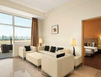 Ramada होटल 4*